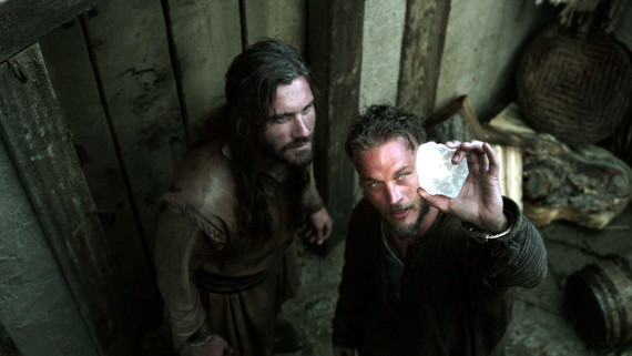 Vikingos - Ritos de Iniciación. Ragnar Lothbrok muestra a su hermano Rollo la llave para navegar a poniente